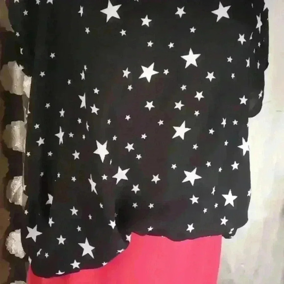 5/$25 stars sheer top ⭐ 4th of July ready 2 x but tie and it's a crop top - Picture 3 of 11